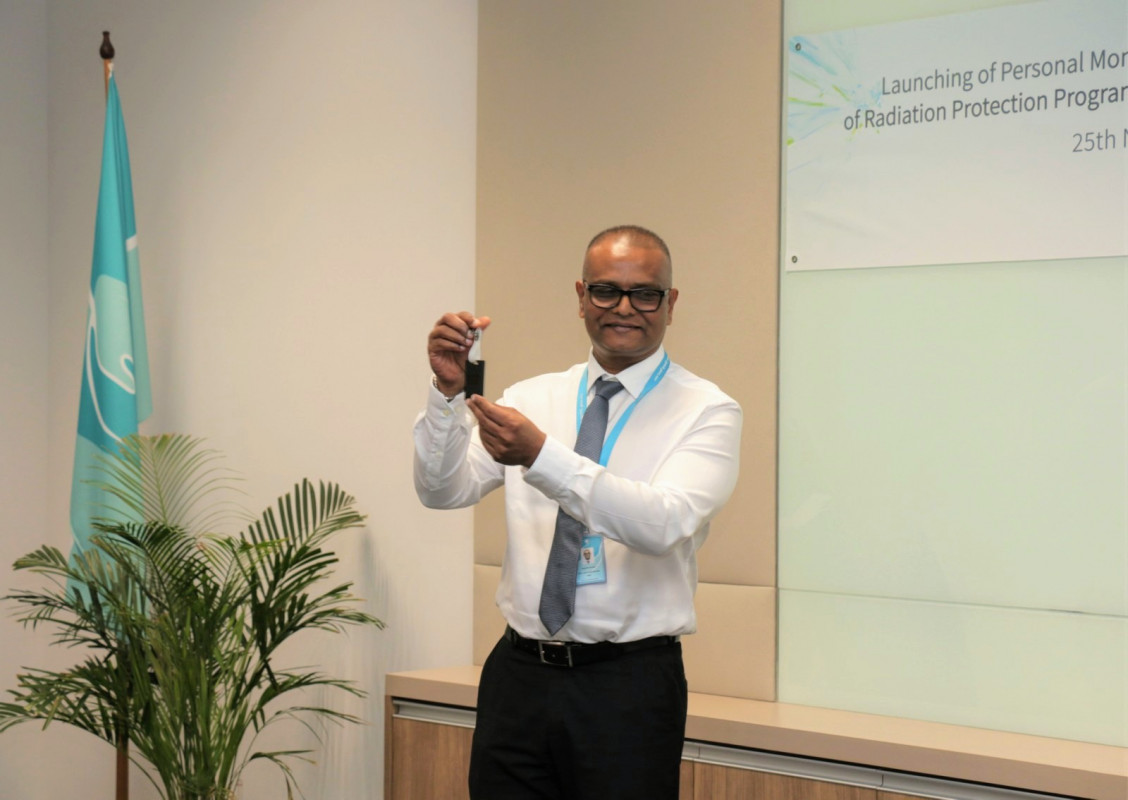 މި ބެޖް ތައާރަފް ކޮށްފައިވަނީ އިންދިރާ ގާންދީ މެމޯރިއަލް ހޮސްޕިޓަލް (އައި.ޖީ.އެމް.އެޗް)ގެ ރޭޑިއޮލޮޖީ ޑިޕާޓްމެންޓުން އިސްނަގައިގެން ހޯމަ ދުވަހު ބޭއްވި ރަސްމިއްޔާތުގައި