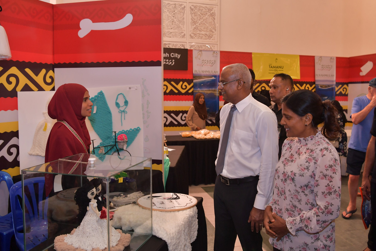 ރައީސްގެ ދެކަނބަލުން ފަންނު އެކްސްޕޯ ބައްލަވާލައްވަނީ