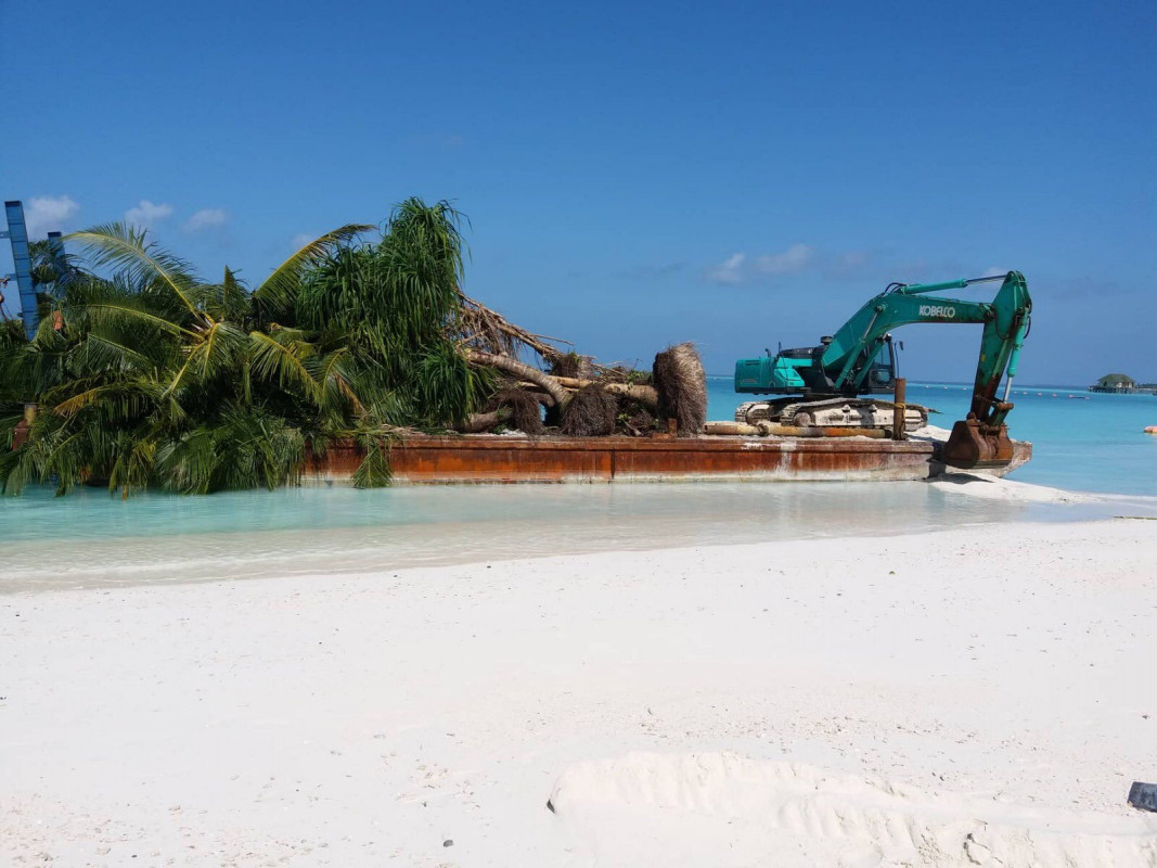 ރަށަކުން ރުށް އުފުރުމުގެ މަސައްކަތް ކުރިއަށްގެންދަނީ -- ފޮޓޯ: ޓުވިޓަރ