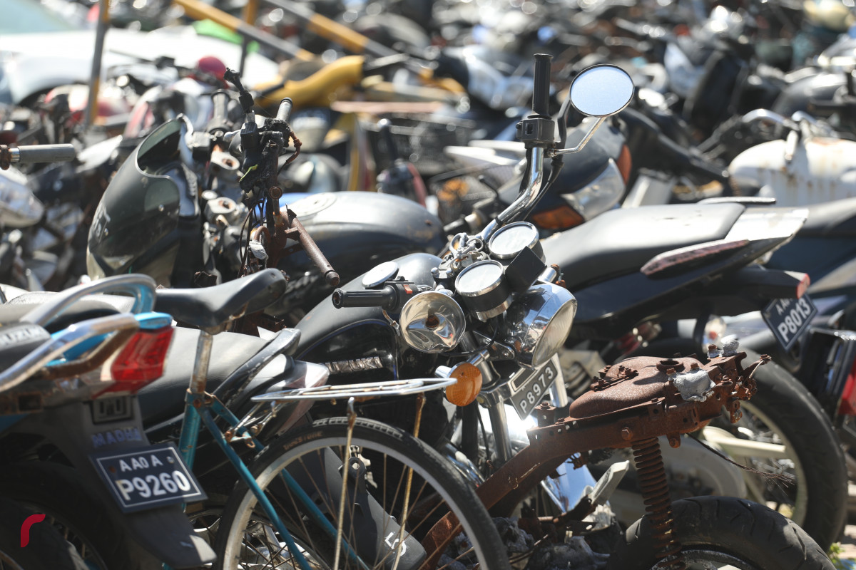 15 ޖޫން 2019 -- ޓޯކޮށްފައިވާ ބައެއް ވެހިކަލްތައް-- ފޮޓޯ: ޝުއައިބް މުހައްމަދު