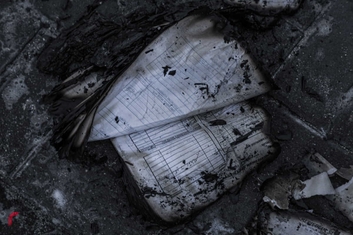 ޓީޖެޓީ ސަރަހައްދުގައި އޮތް ތެޔޮ ބައުޒަރެއްގައި ރޯވި އަލިފާންގަނޑު ނިއްވާލުން - އަލިފާންގަނޑު އެއްކޮށް ނިއްވާލާފައިވަނީ 05:09 ހާއިރު -- ފޮޓޯ: ރާއްޖެ.އެމްވީ