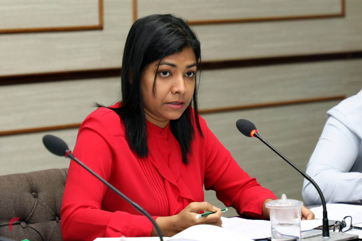 މިނިވަން މުއަސްސާތަކުގެ ކޮމެޓީގެ މުގައްރިރު، އައްޑޫ މީދޫ ދާއިރާގެ މެންބަރު ރޮޒައިނާ އާދަމް