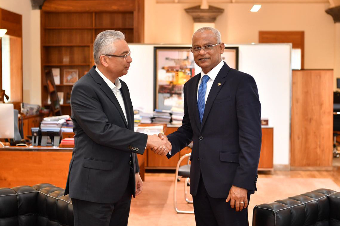 ރައީސް ސޯލިހު މޮރިޝަސްގެ ބޮޑު ވަޒީރު ޕްރަވިންދް ޖަގްނައުތް އާއި ސަލާމްކުރައްވަނީ