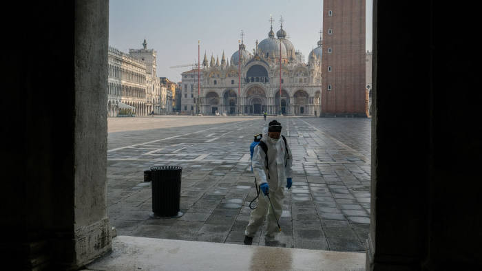 ކޯވިޑް-19 އާ ގުޅިގެން އިޓަލީގެ ބިނާތައް ޑިސްއިންފެކްޓް ކުރަނީ