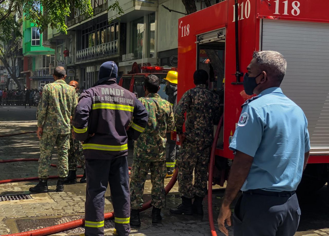 ޖަނަވަރީ މަގުގައި ހުރި ފިހާރަގައި އަލިފާން ރޯވުން