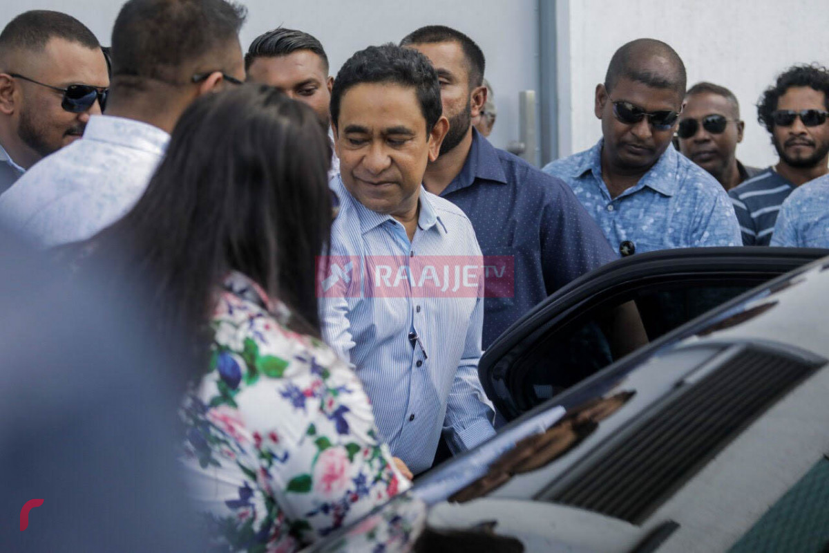 21 ޖުލައި 2019 --ރައީސް ޔާމިން ކޯޓަށް ދިޔުމަށްޓަކައި ކާރަށް އަރާވަޑައިގަންނަވަނީ-- ފޮޓޯ: ޝުއައިބް މުހައްމަދު