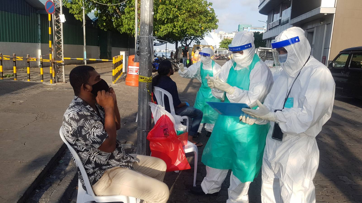 ރެންޑަމް ސާމްޕަލް ނެގުމުގެ މަސައްކަތް ކުރިއަށްގެންދަނީ - ބައެއް ފަރާތްތަކުން ވަނީ ސާމްޕަލް ނެގުމަށް އެދުމުން، ސާމްޕަލް ނަގާނީ ފަހުންކަމަށް ބުނެ ސަރަހައްދުން ގޮސްފައި -- ފޮޓޯ: ރާއްޖެ.އެމްވީ