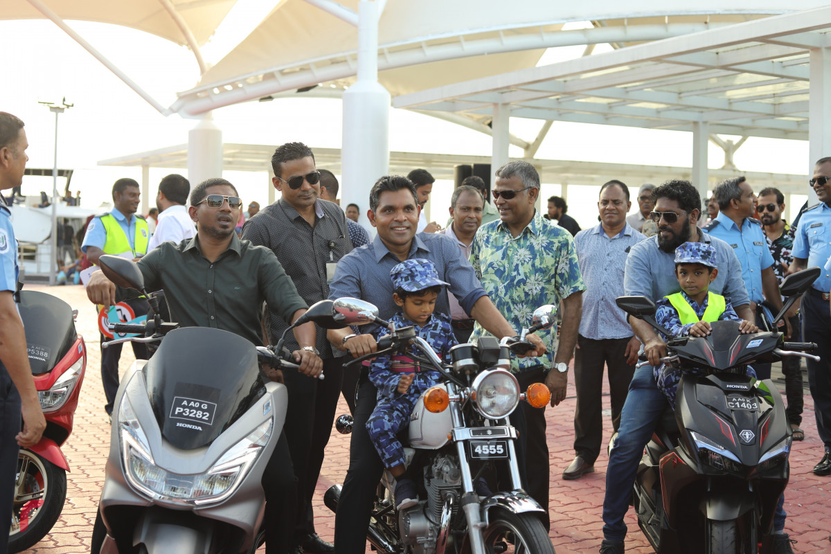 03 ޖޫން 2019 --ރޯޑްސޭފްޓީ ކެމްޕެއިންގެ މީސްމީޑިއާ ހަރަކާތް އިފްތިތާހު ކުރުމުގެ ތެރެއިން. މި ހަރަކާތް އިފްތިތާހު ކޮށްދެއްވީ ފައިސަލް ނަސީމްއެވެ.-- ފޮޓޯ: ޝުއައިބް މުހައްމަދު