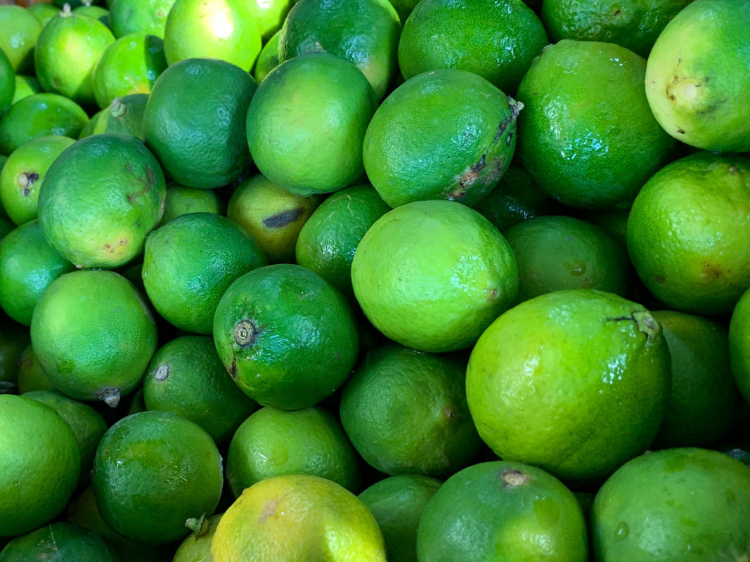 މާރުކޭޓުގައި ވިއްކަން ބަހައްޓާފައި ހުރި ލުނބޯ - ތަކެތީގެ އަގު ދަނީ މައްޗަށް