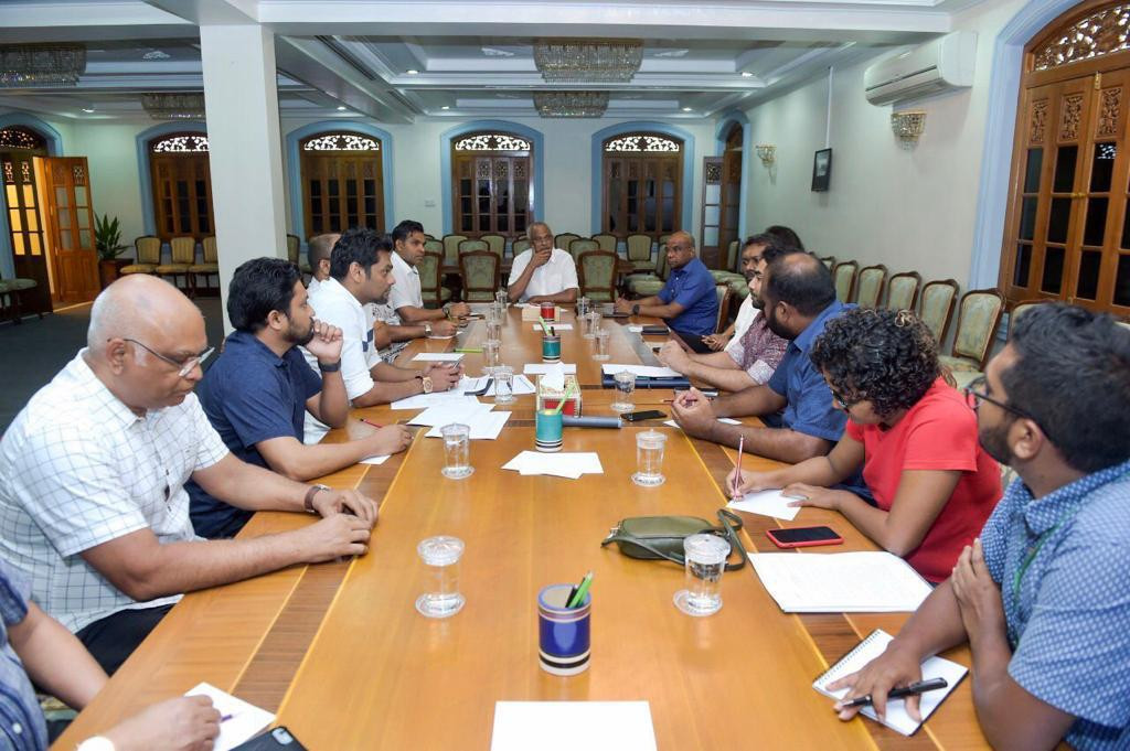 ކޮރޯނާވައިރަސްއިން ރައްކާތެރިވުމަށް އެޅިދާނެ ފިޔަވަޅުތަކާ ބެހޭގޮތުން މަޝްވަރާކުރުމަށް ބޭއްވި ބާއްދަލުވުމެއްގެ ތެރެއިން