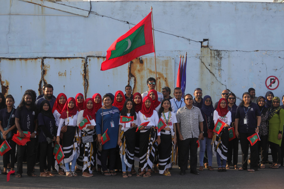 30 ޖުލައި 2019 -ބައިނަލްއަގްވާމީ ރަހުމަތްތެރިކަމުގެ ދުވަސް ފާހަގަކުރުމުގެ ގޮތުން ބޮޑުތަކުރުފާނު މަގުގައި ބޭއްވި އަތުގުޅާލުމުގެ ތެރެއިން-- ފޮޓޯ: ޝުއައިބް މުހައްމަދު