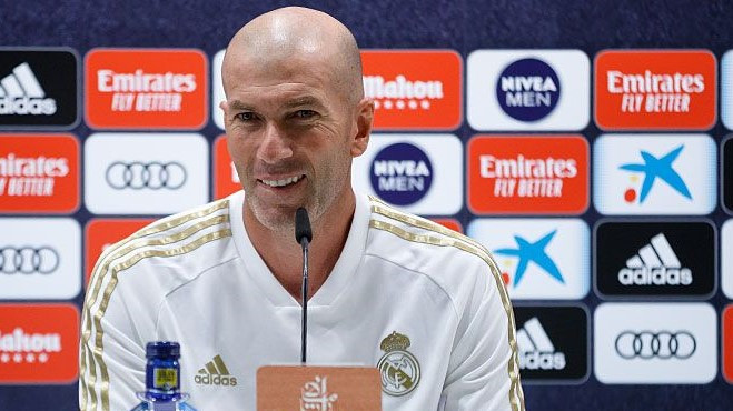 ރެއާލްގެ ކޯޗު ޒިނެދިން ޒިދާން: ވިޔަރެއާލް ބަލިކޮށްގެން ރެއާލަށް ލީގު ޗެމްޕިއަންކަން ހޯދުމުގެ ފުރުސަތު އެބައޮތް