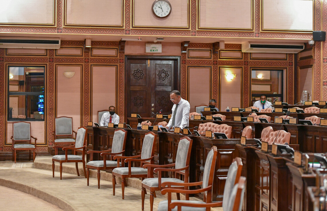 2020 ވަނަ އަހަރުގެ ދެވަނަ ދައުރުގެ 13 ވަނަ ޖަލްސާ - އަންގާރަ ދުވަހުގެ ޖަލްސާގައި ވަނީ މިނިސްޓަރ އޮފް ނޭޝަނަލް ޕްލޭނިންގ، ހައުސިންގ އެންޑް އިންފްރާސްޓްރަކްޗަރ ކަމުގެ މަގާމަށް މުހައްމަދު އަސްލަމް އައްޔަން ކުރުމަށް ފެންނަ ކަމަށް ފާސްކޮށްފައި - ފޮޓޯ: މަޖިލިސް