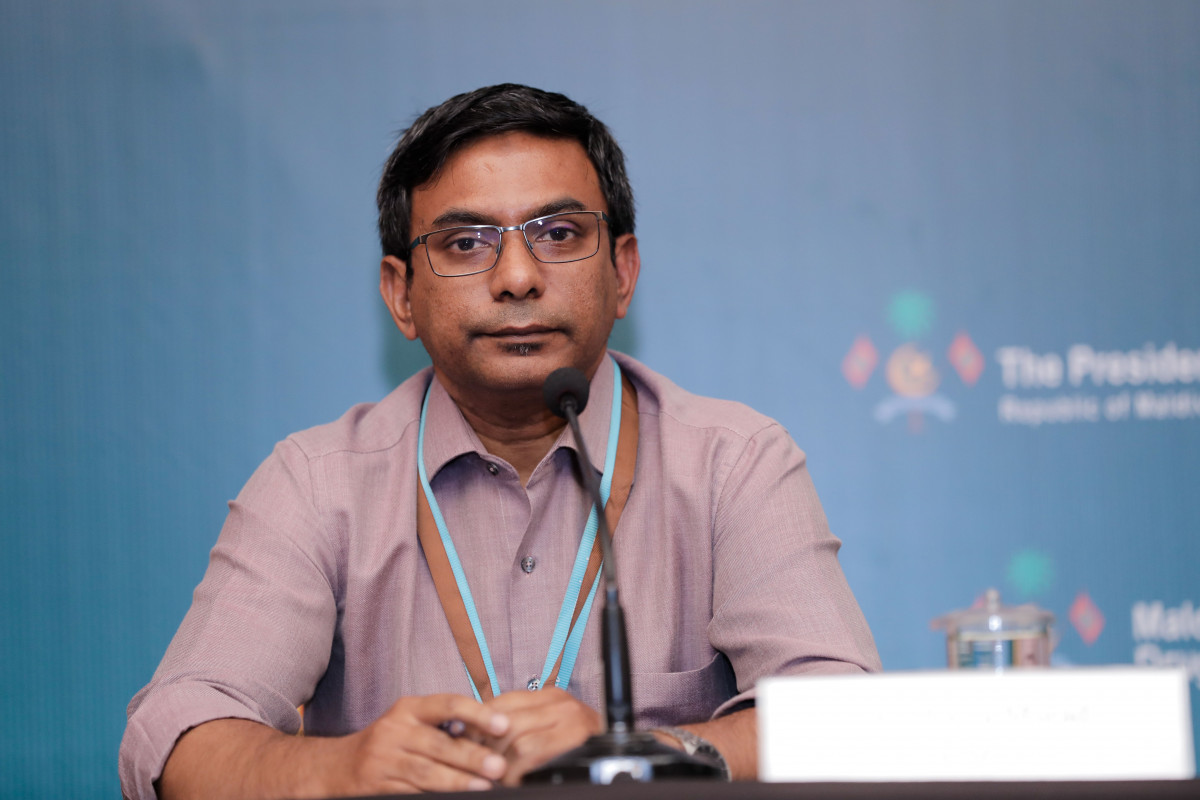 ކޮވިޑް-19އާ ގުޅޭ މައުލޫމާތު ދިނުމަށް ބޭއްވި ނޫސްވެރިންގެ ބައްދަލުވުމެއްގެ ތެރެއިން އައިޖީއެމްއެޗްގެ އެތެރެހަށީގެ ޚާއްސަ ޑރ. މުސާ މުރާދު