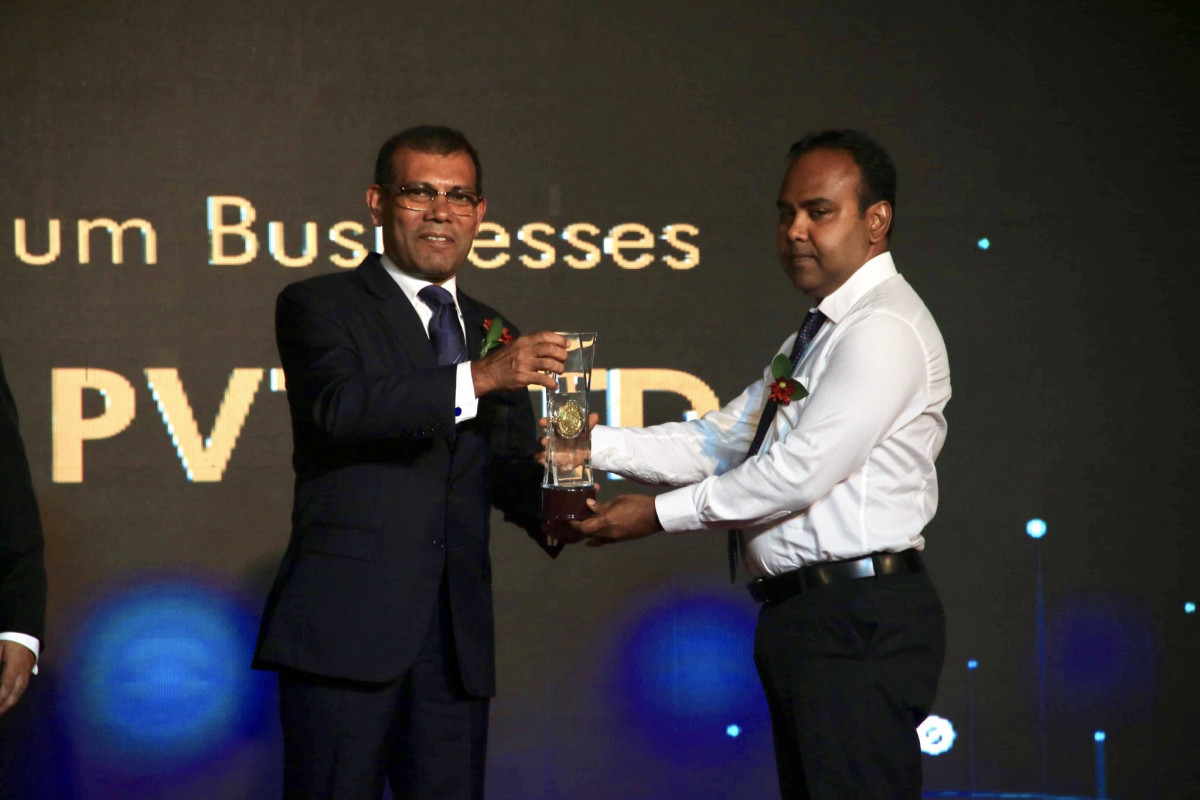 ރަންލާރި އެވޯޑް ހަވާލުކޮށްދެއްވަނީ