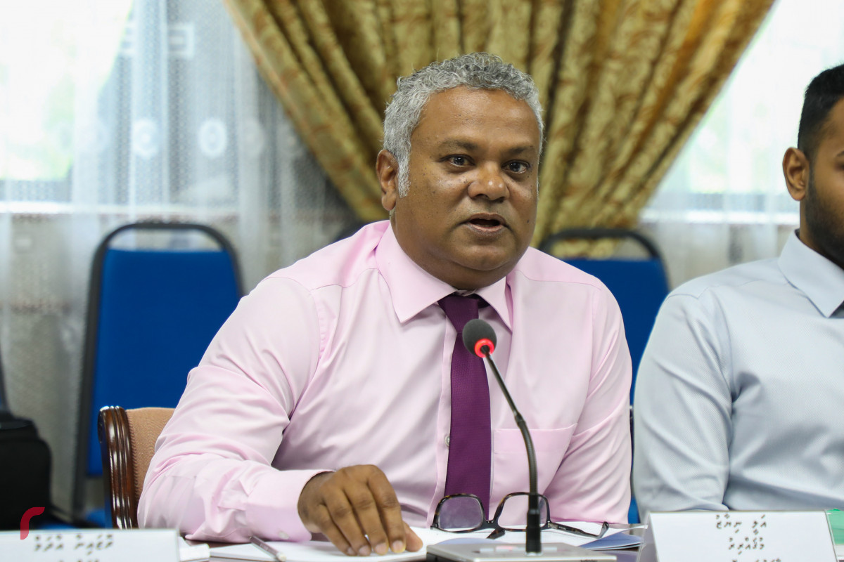 އިލެކްޝަންސް ކޮމިޝަންގެ މެމްބަރުންނާއެކު މަޖިލީހުގެ ކޮމެޓީތަކުން ބޭއްވި ބައްދަލުވުމުގެ ތެރެއިން -- ފޮޓޯ: ޔޫސުފް ސޮފްވާން