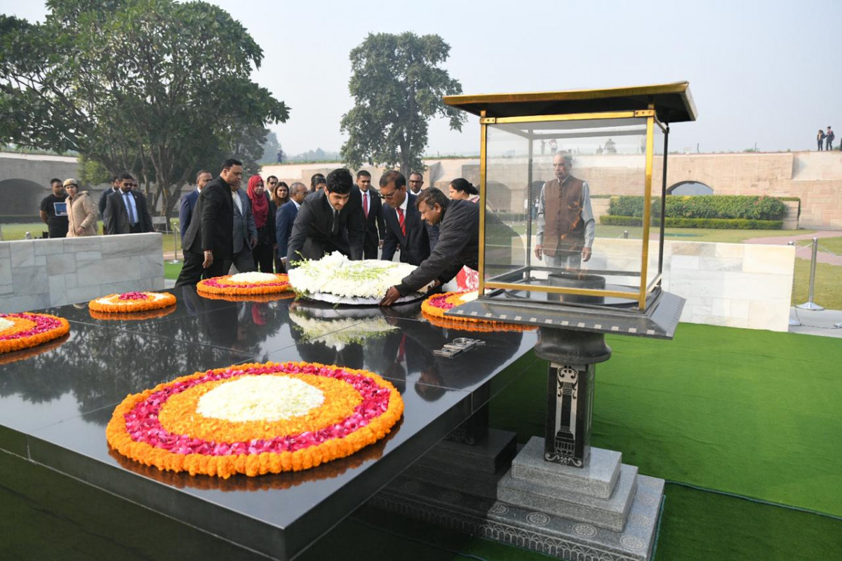 ރައްޔިތުންގެ މަޖިލީހުގެ ރައީސް މަހާތުމާ ގާނދީގެ މަޤުބަރާއަށް ކުރެއްވި ޒިޔާރަތުގެ ތެރެއިން