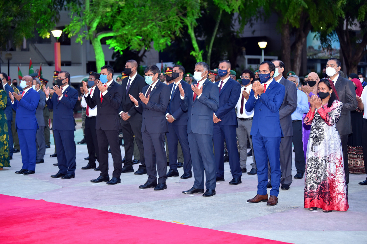 މިނިވަން ދުވަހުގެ ދިދަ ނެގުމުގެ ރަސްމިއްޔާތުގެ ތެރެއިން - މި ރަސްމިއްޔާތުގައި ރައީސުލްޖުމްހޫރިއްޔާގެ ނައިބު ފައިޞަލް ނަސީމްގެ އިތުރުން ވަޒީރުންނާއި ދައުލަތުގެ އިއްޒަތްތެރީން ބައިވެރިވެ ވަޑައިގެންނެވި - ފޮޓޯ: ރައީސް އޮފީސް