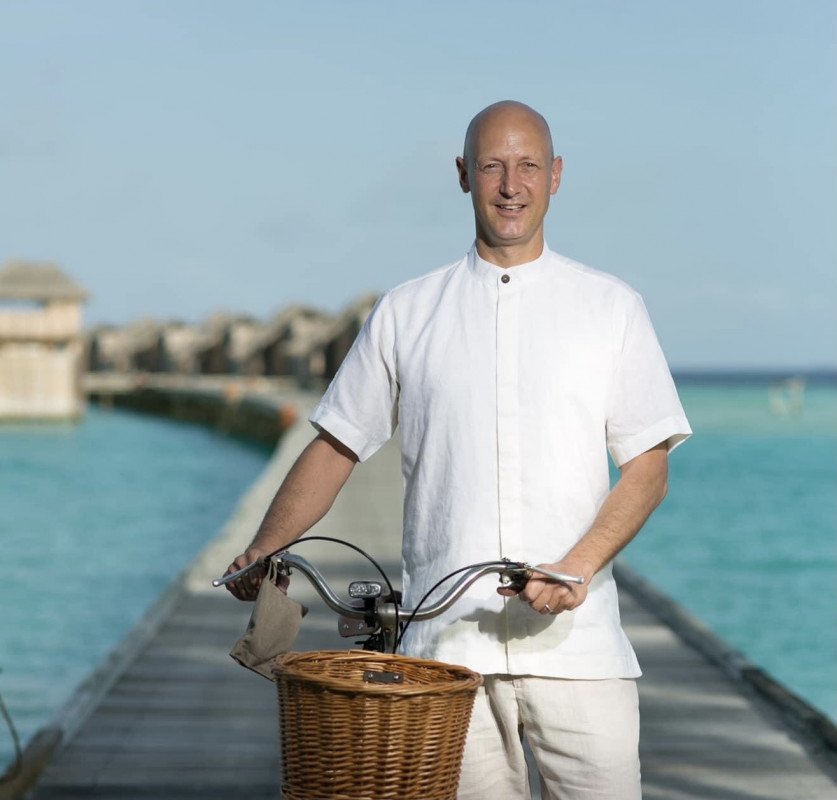 ގިލި ލަންކަންފުށީގެ ޖެނެރަލް މެނޭޖަރ ޑޭވިޑް ސްޓެޕެޓިކް، ފިނޮޅަށް ގެއްލުންދިން މައްސަލާގައި އޭނާ ފުރުން ވަނީ މަނާކޮށްފައި