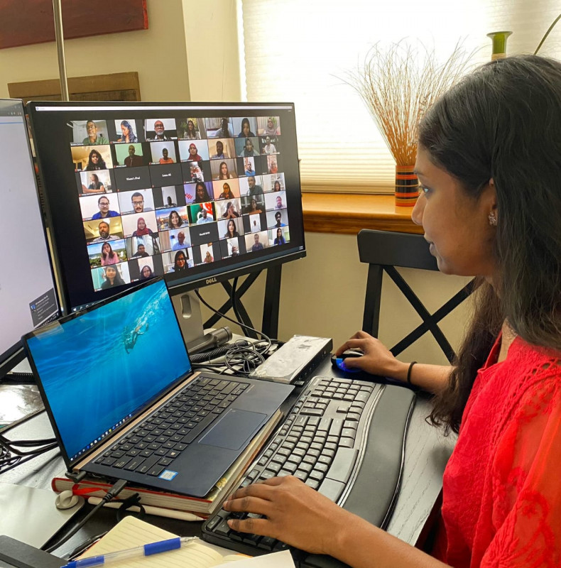 ފޮރިން މިނިސްޓްރީގެ ހުރިހާ މުވައްޒަފުންނާ ވަޒީރު ޢަބްދުﷲ ޝާހިދު ބައްދަލުކުރެއްވުން -- ފޮޓޯ: ފޮރިން މިނިސްޓްރީ