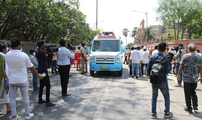 މުމްބާއިގެ ވަރސޮވާ ގަބުރުސްތާން ކައިރި