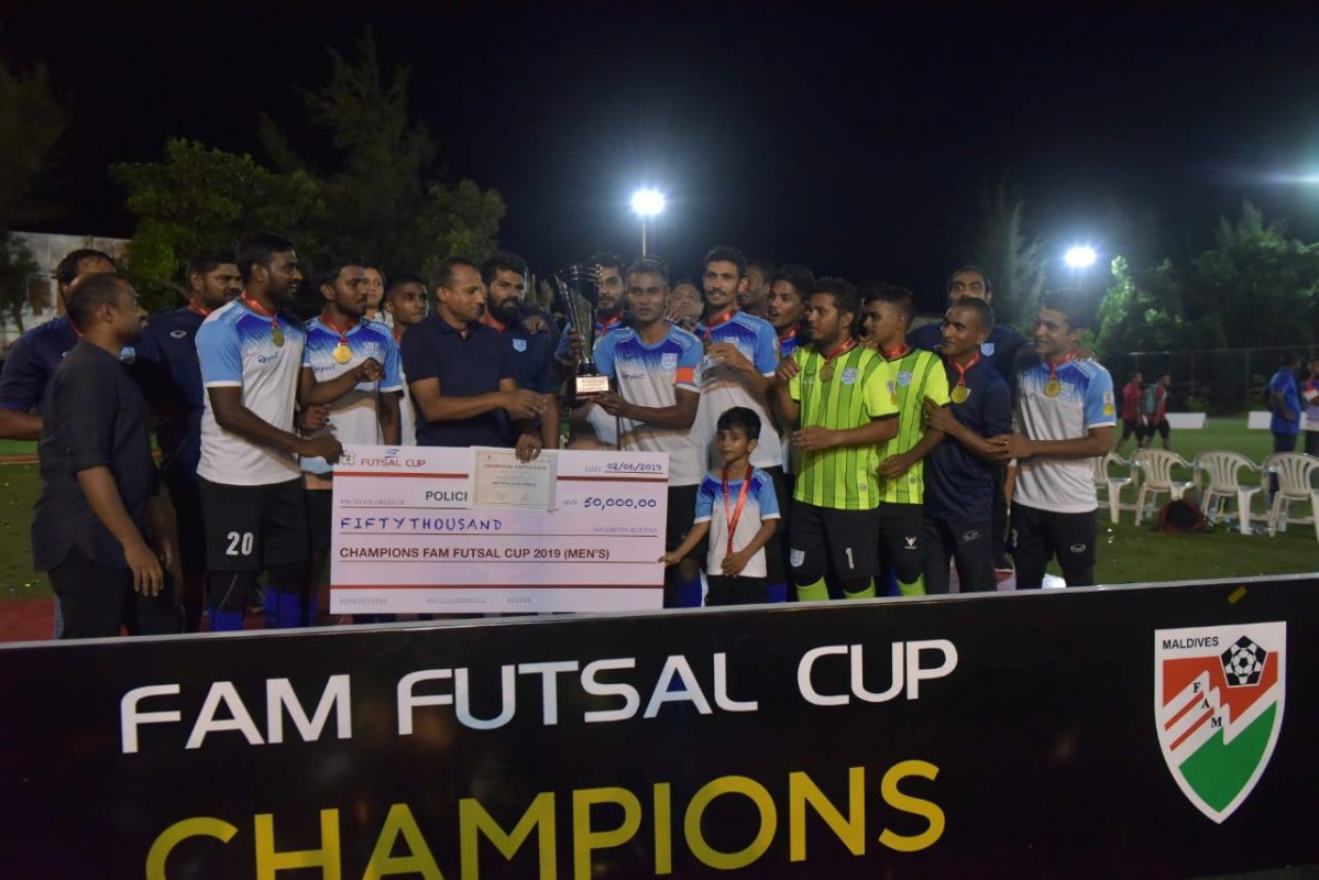 ފިރިހެން ބައިގެ ޗެމްޕިއަންކަން ހޯދި ޕޮލިސް ކްލަބް