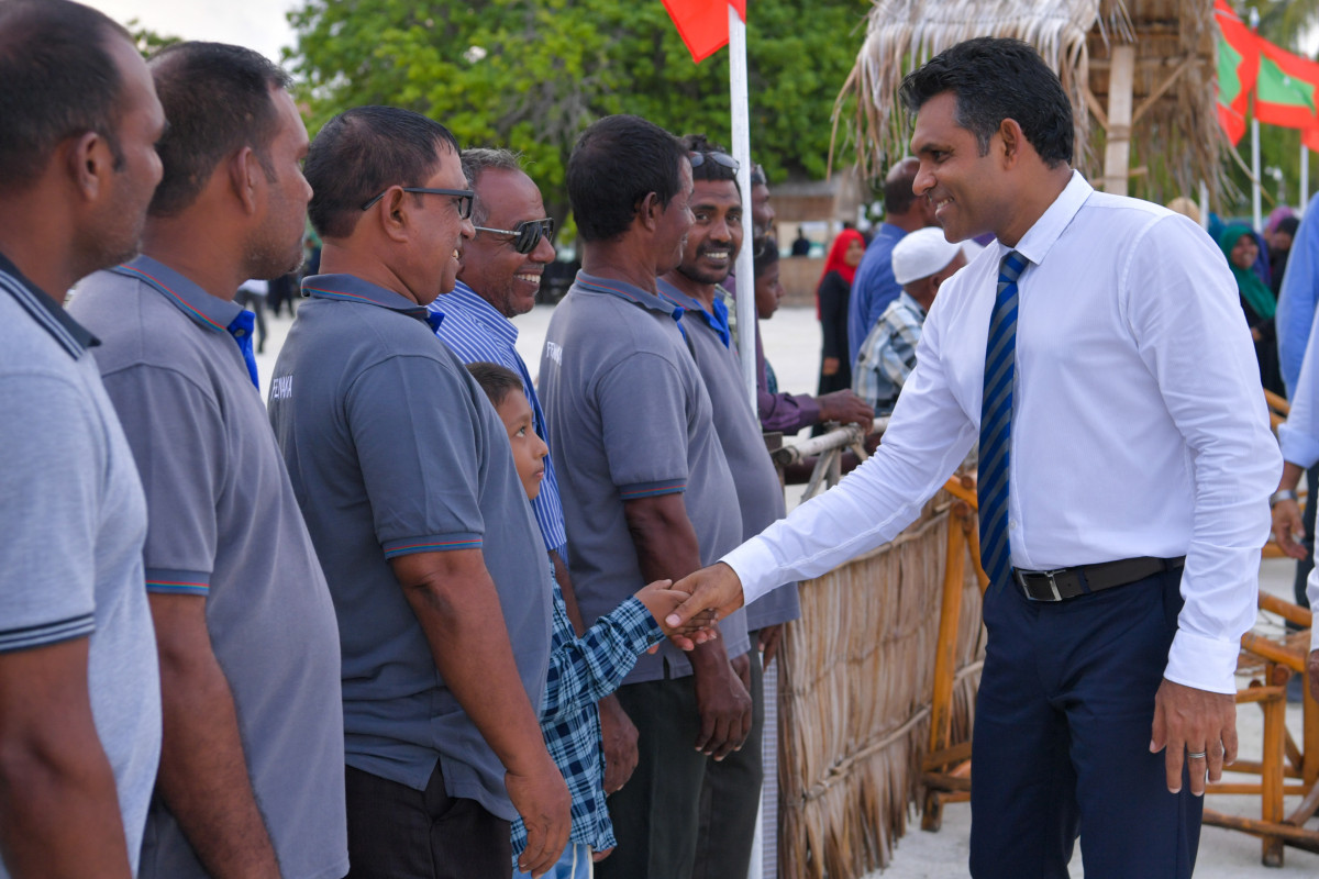 22 ޖޫން 2019 --ނައިބުރައިސް ތިލަދުންމައްޗަށް ކުރައްވާ ދަތުރުފުޅުގެ ތެރެއިން ހއ.ހޯރަފުއްޓަށް ވަޑައިގަތުން. މި ދަތުރުގައި އެމްޓީސީސީގެ ލޯންޗް ފެރީގެ ހިދުމަތް ވަނީ ފައްޓަވައިދެއްވާފައި.-- ފޮޓޯ: ރައީސް އޮފީސް