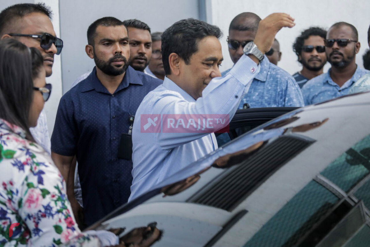 21 ޖުލައި 2019 --ރައީސް ޔާމިން ކޯޓަށް ދިޔުމަށްޓަކައި ކާރަށް އަރާވަޑައިގަންނަވަނީ-- ފޮޓޯ: ޝުއައިބް މުހައްމަދު