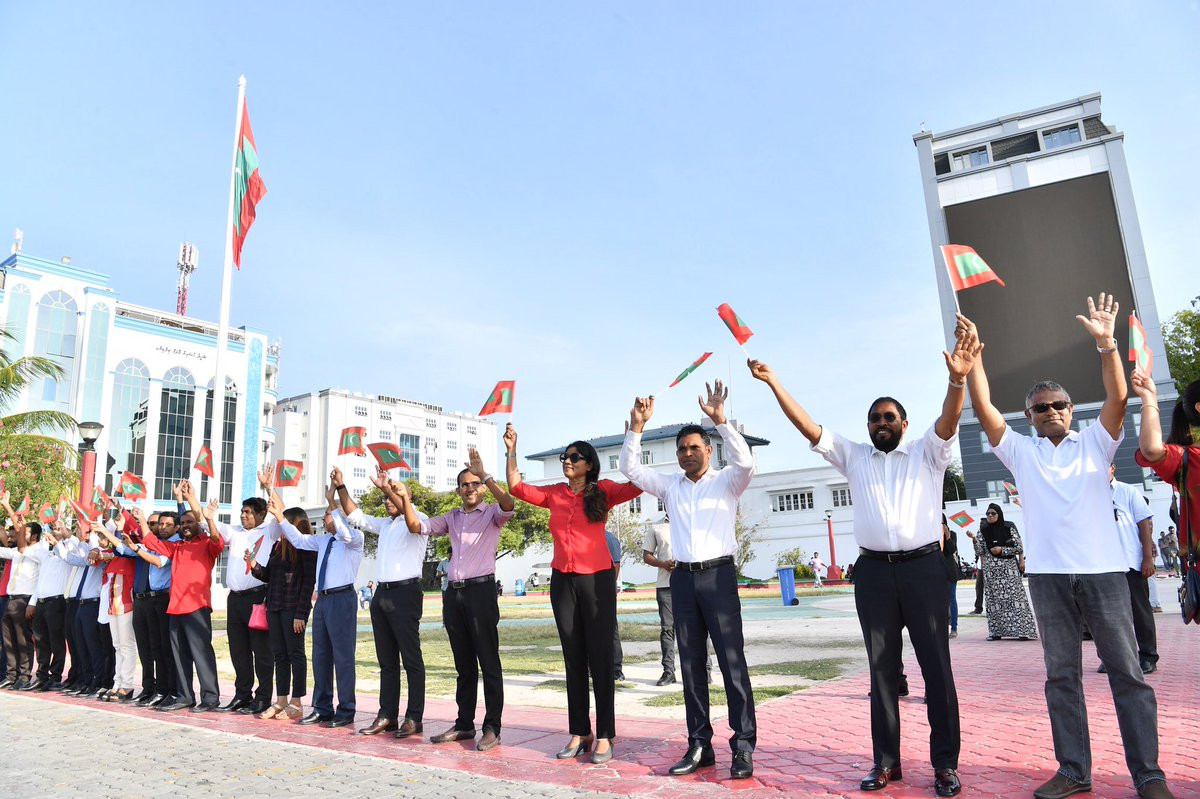 ބައިނަލްއަގުވާމީ އެކުވެރިކަމުގެ ދުވަސް 2019 ފާހަގަ ކުރުމުގެ ގޮތުން ނައިބް ރައީސް އާއި މިނިސްޓަރުން ގައިމީ ދިދަ ވިހުރާލަނީ