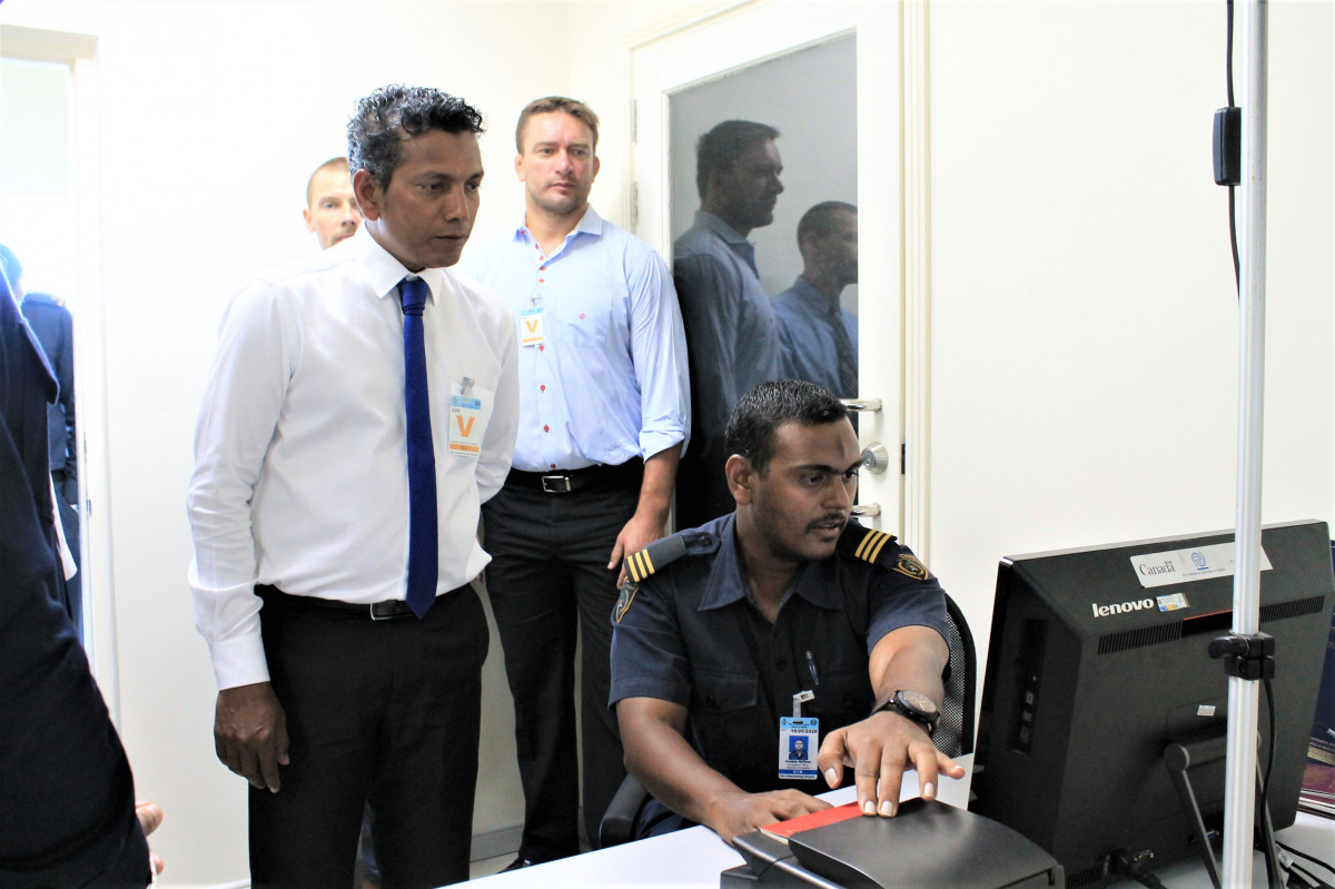 ގަން އިންޓަނޭޝަނަލް އެއާޕޯޓްގައި ގާއިމްކުރެވުނު ޑޮކިއުމެންޓް އެގްޒަމިނޭޝަން ލެބް އިފްތިތާހުކޮށްދެއްވީ އައްޑޫގެ މޭޔަރު އަބްދުﷲ ސޯދިގް