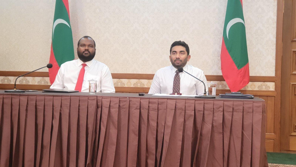 ކޯވިޑް-19 އާއި ގުޅިގެން ބޭއްވި ނޫސްވެރިންގެ ބައްދަލުވުމެއް