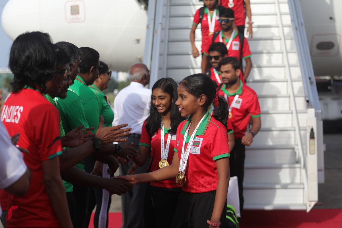 29 ޖުލައި 2019 --ދިވެހި ޓީމުގެ ޑެލިގޭޝަނަށް ވެލާނާ އިންޓަރނޭޝަނަލް އެއާރޕޯޓުން މަރުހަބާ ދަންނަވަނީ-- ފޮޓޯ: ޝުއައިބް މުހައްމަދު