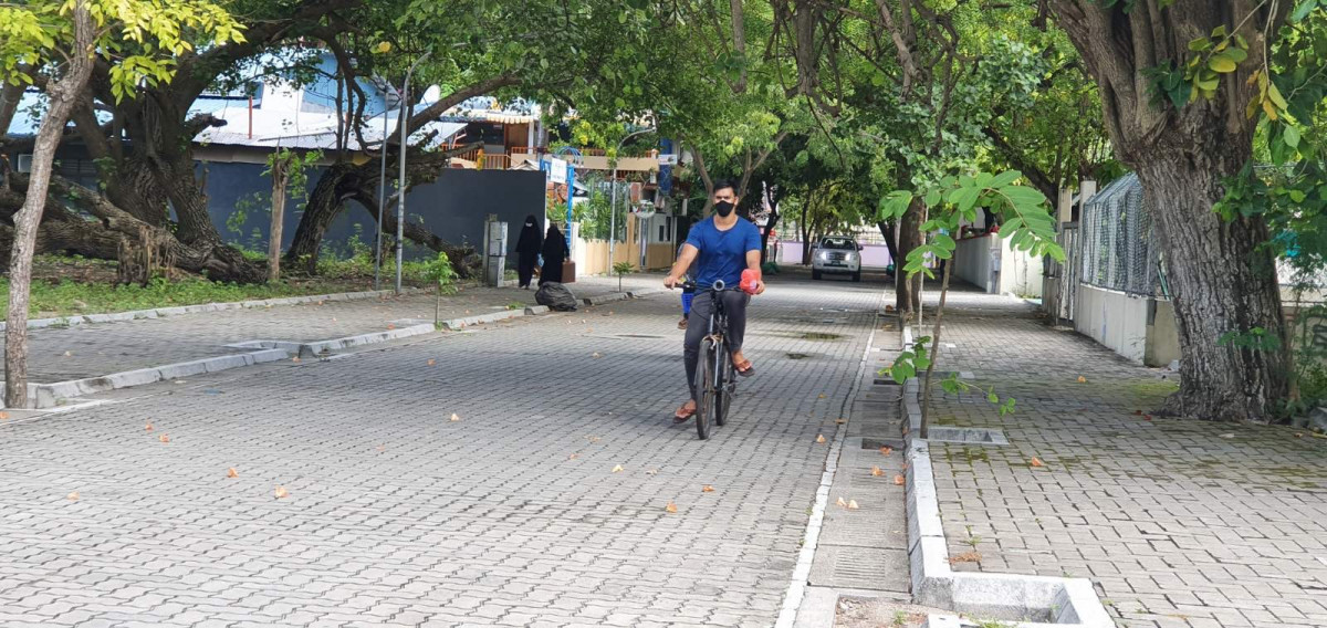 ފުރަބަންދުގެ ޙާލަތަށް ލުއި ދިނުމުގެ ދެވަނަ މަރުހަލާގެ ތެރެއިން ވިލިމާލެ - ވިލިމާލެ އަކީ ހިތްފަސޭހަ ކަމާއި އެކު މަގުމަތީގައި ހަމަޖެހިލައިގެން ހިނގާލެވޭ އަދި ބައިސްކަލު ދުއްވާލެވޭ އަވަށެއް - ފޮޓޯ: ރާއްޖެއެމްވީ