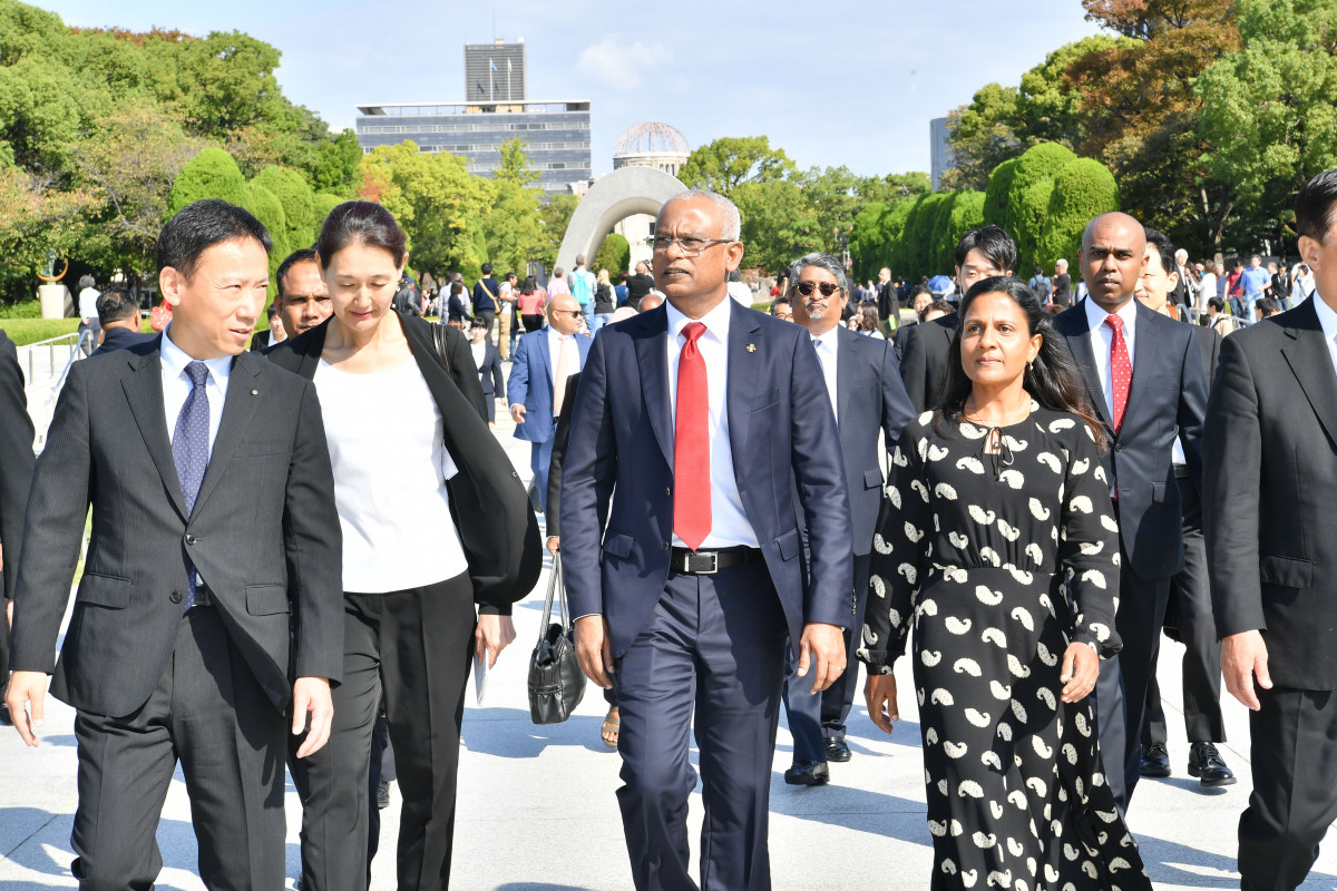 "ހީރޯޝީމާ ޕީސް މެމޯރިއަލް މިއުޒިއަމް" އަށް ރައީސުލްޖުމްހޫރިއްޔާ ޒިޔާރަތް ކުރެއްވުން -- ފޮޓޯ: ރައީސް އޮފީސް