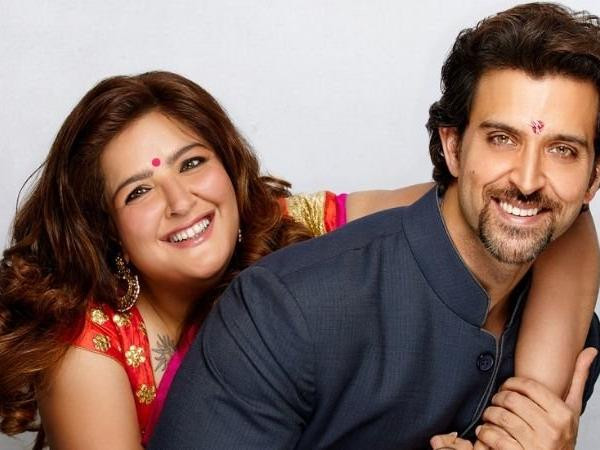 ރިތިކް ރޯޝަން ދައްތަ ސުނައިނާއާ އެކު