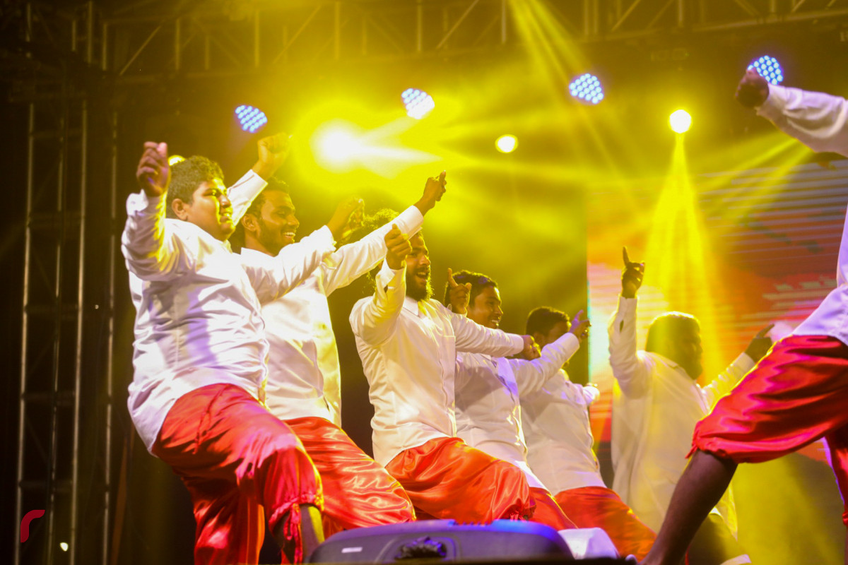 13 އޮގަސްޓް 2019 | ހއ. ހޯރަފުށި -- ހާއުފާ އީދު ޝޯވގެ 3 ވަނަރޭ. މި ޝޯވގައި ގްރެވިޓީ ބޭންޑްގެ އިތުރުން ހޯރަފުށީގެ ޒުވާނުންގެ ހަރަކާތްތައް ފެނިގެން ގޮސްފައިވޭ -- ފޮޓޯ: ޝުއައިބް މުހައްމަދު