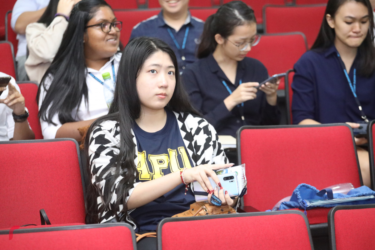 12 ޖޫން 2019 - - އޭޝިޔާ ޕެސިފިކް ޔުނިވަރސިޓީގެ ދަރިވަރުން ދިވެހިރާއްޖޭގެ ގައުމީ ޔުނިވަރސިޓީ އަށް ޒިޔާރަތް ކުރުން-- ފޮޓޯ: ޝުއައިބް މުހައްމަދު