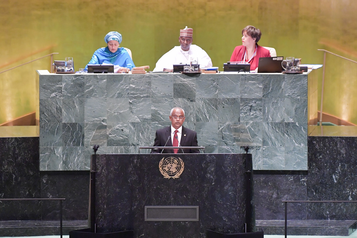 މުއައްސަސާތައް ވަރުގަދަކުރުމާއި، ލާމަރުކަޒުކުރުމާއި، ވެށި ހިމާޔަތްކުރުމާއި ޢަދުލު އިންސާފު ކަށަވަރުކުރުމަށް ޤާނޫނީ އޮނިގަނޑުތައް ވަރުގަދަކުރުމަށް ކުރެވޭ މަސައްކަތްތަކުގެ ތަފްޞީލުތައް ރައީސުލްޖުމްހޫރިއްޔާ ޙިއްޞާކުރެއްވި -- ފޮޓޯ: ރައީސް އޮފީސް