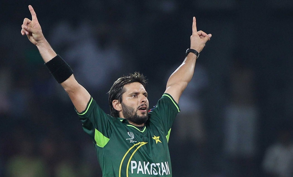 ޕާކިސްތާންގެ ކުރީގެ ކުޅަދާނަ އޯލްރައުންޑާ ޝާހިދު އަފްރީދީ: ބައިނަލްއަގުވާމީ ކްރިކެޓުން ރިޓަޔާ ކޮށްފައިވަނީ 2017 ވަނަ އަހަރުގެ ތެރޭގައި