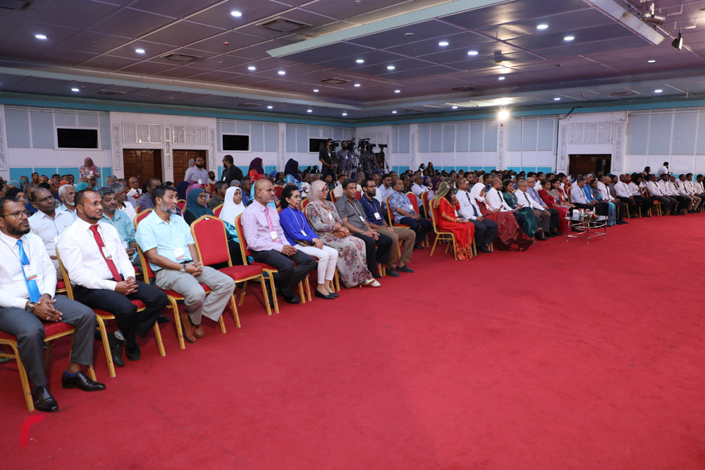 އެމްއާރްއެމްގެ ޖަލްސާއެއްގެ ތެރެއިން 