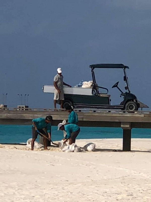 ރޯޔަލް އައިލެންޑް ރިޒޯޓުން ބ. ދިގުފަރުން ގަވާއިދާއި ހިލާފަށް ވެލި ނަގަނީ