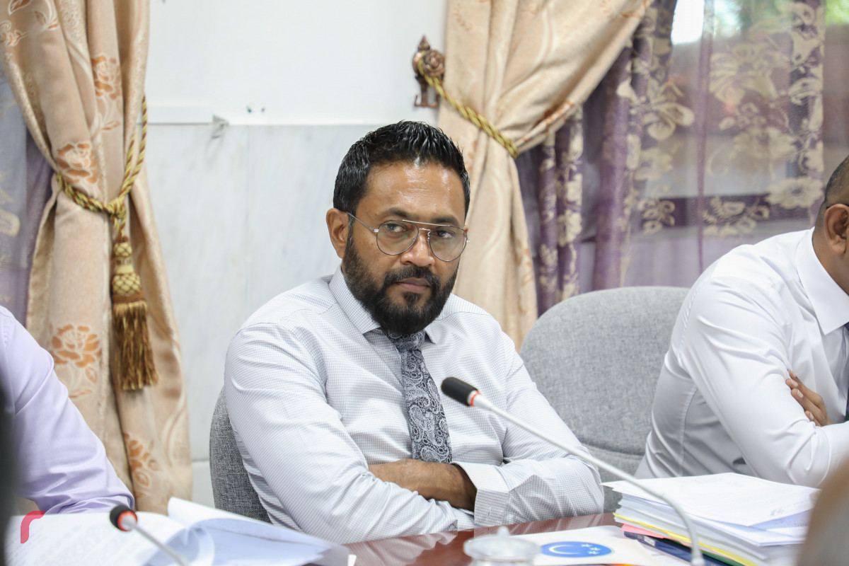 ސިޓީ ކައުންސިލްގެ މެމްބަރުން ހާޒިރުކޮށް، ބޭއްވި ލާމަރުކަޒީ ކޮމެޓީގެ ބައްދަލުވުން -- ފޮޓޯ: ޔޫސުފް ސޮފްވާން