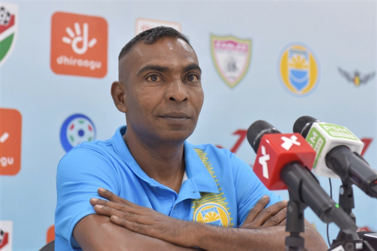 ކުލަބު ވެލެންސިއާގެ ކޯޗު މުޙައްމަދު އާތީފް (އާތީ)