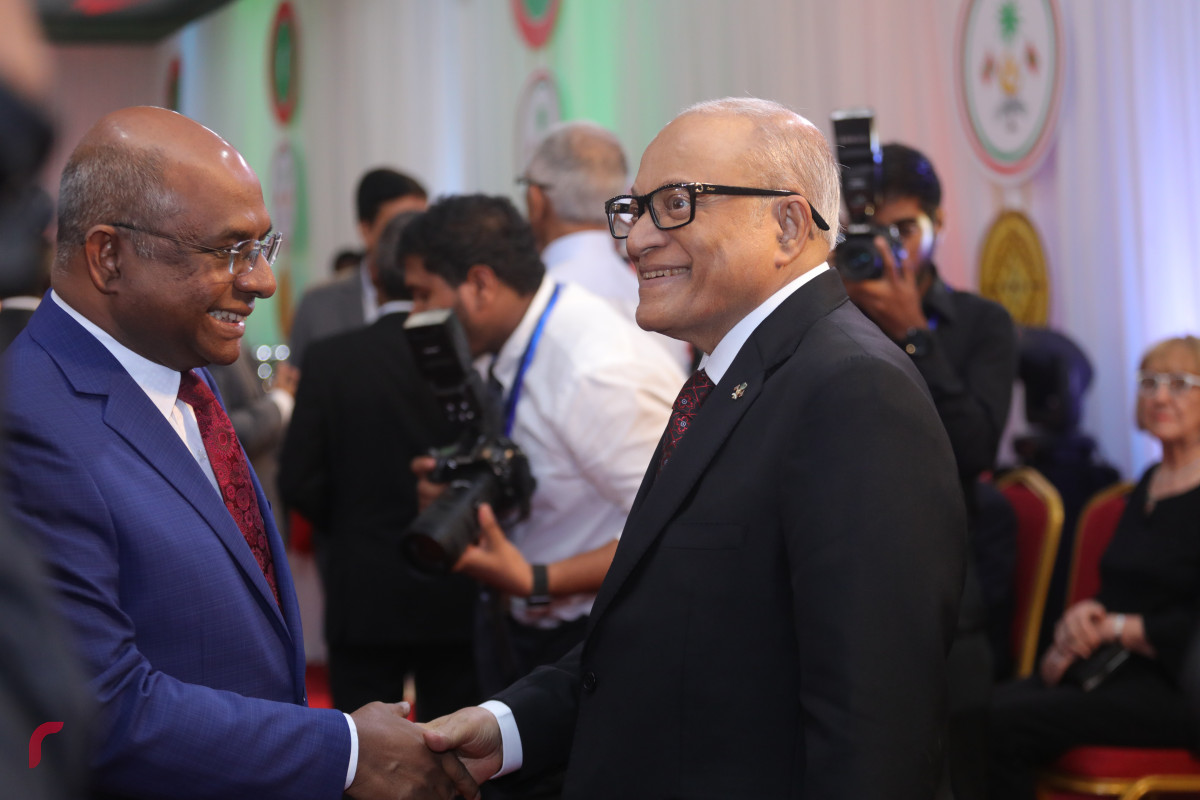 25 ޖުލައި 2019 --މިނިވަން ދުވަހުގެ ރަސްމީ ބައްދަލުކުރެއްވުމުގެ ތެރެއިން، ކުރީގެ ރައީސް މައުމޫން އަބްދުލް ގައްޔޫމް އާއި ފޮރިން މިނިސްޓަރ އަބދުﷲ ޝާހިދު ސަލާމް ލުރައްވަނީ-- ފޮޓޯ: ޝުއައިބް މުހައްމަދު