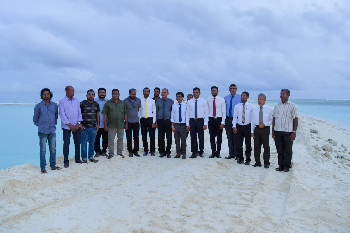 22 ޖޫން 2019 --ނައިބުރައިސް ތިލަދުންމައްޗަށް ކުރައްވާ ދަތުރުފުޅުގެ ތެރެއިން ހއ.ހޯރަފުއްޓަށް ވަޑައިގަތުން. މި ދަތުރުގައި އެމްޓީސީސީގެ ލޯންޗް ފެރީގެ ހިދުމަތް ވަނީ ފައްޓަވައިދެއްވާފައި.-- ފޮޓޯ: ރައީސް އޮފީސް