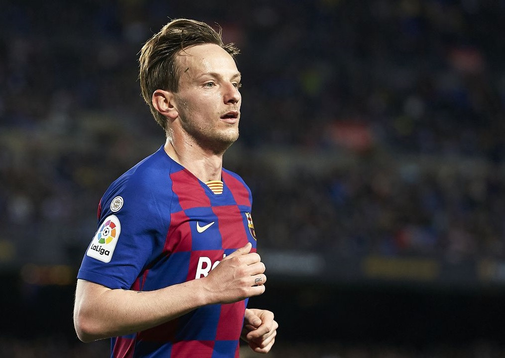 ބާސާ އަށް ކުޅެމުން އަންނަ ކްރޮއޭޝިއާގެ މިޑްފީލްޑަރު އިވާން ރަކިޓިޗް