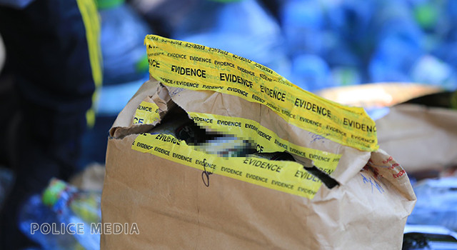 ފުލުހުން ހިންގި އޮޕަރޭޝަނެއްގެ ތެރެއިން މަސްތުވާތަކެތި އެވިޑެންސަށް ގެންދަނީ