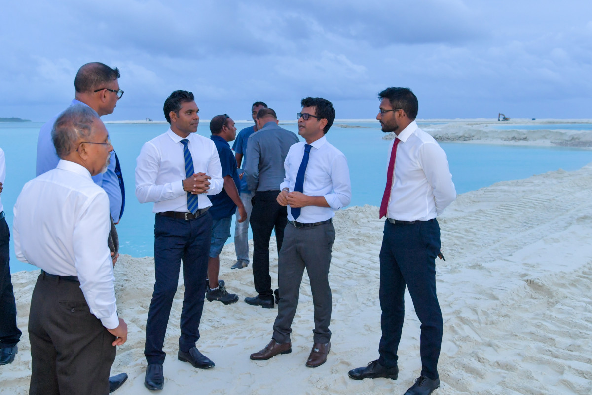 22 ޖޫން 2019 --ނައިބުރައިސް ތިލަދުންމައްޗަށް ކުރައްވާ ދަތުރުފުޅުގެ ތެރެއިން ހއ.ހޯރަފުއްޓަށް ވަޑައިގަތުން. މި ދަތުރުގައި އެމްޓީސީސީގެ ލޯންޗް ފެރީގެ ހިދުމަތް ވަނީ ފައްޓަވައިދެއްވާފައި.-- ފޮޓޯ: ރައީސް އޮފީސް