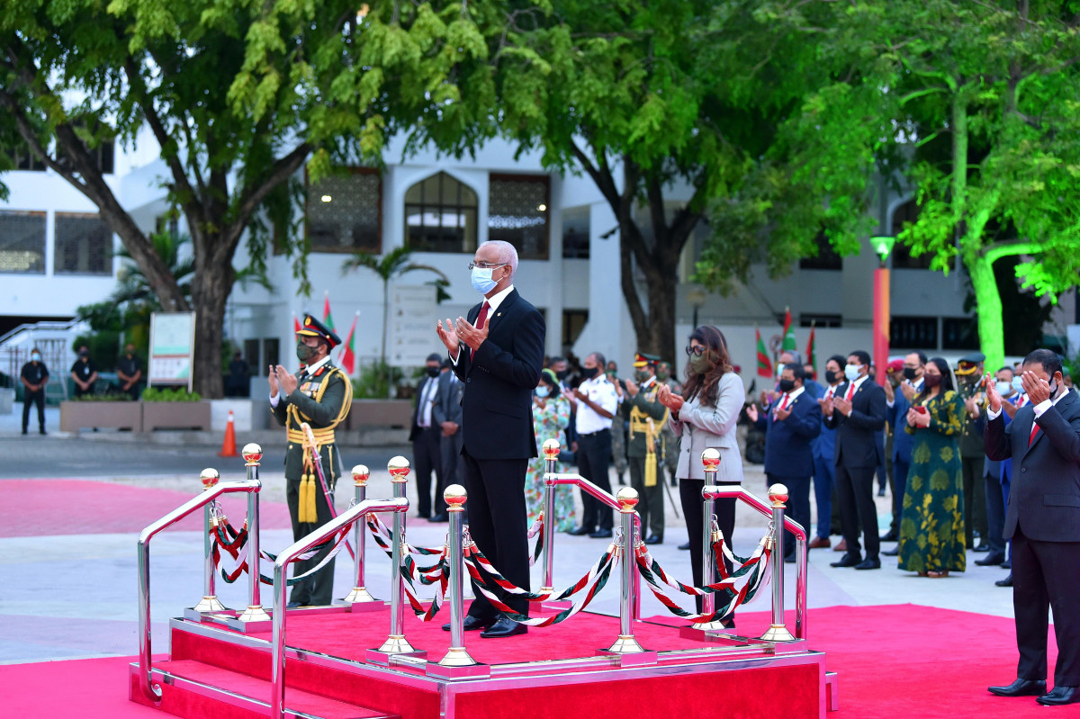 މިނިވަން ދުވަހުގެ ދިދަ ނެގުމުގެ ރަސްމިއްޔާތުގެ ތެރެއިން - މި ރަސްމިއްޔާތުގައި ދިދަ ނެންގެވުމުގެ އިތުރުން ދުވަހާއި ގުޅޭ ޚާއްޞަ ދުޢާއެއް ކޮށްފައިވޭ - ފޮޓޯ: ރައީސް އޮފީސް