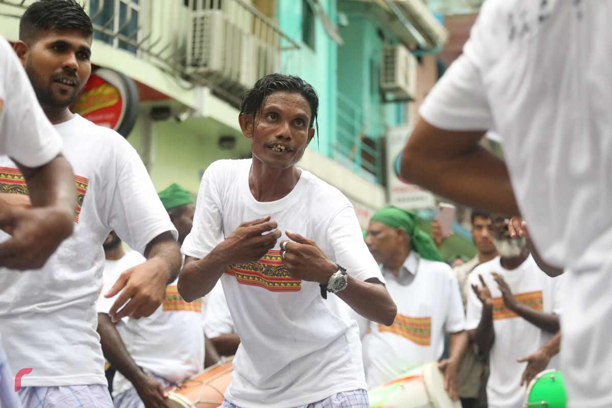 04 ޖޫން 2019 --މާލޭގައި މާލި ނެރުމުގެ ހަރަކާތުގެ ތެރެއިން، މި ހަރަކާތް ބަލާލުމަށް ގިނަ އަދަދެއްގެ މީހުން ވަނީ ޖަމާވެފައި-- ފޮޓޯ: ޝުއައިބް މުހައްމަދު